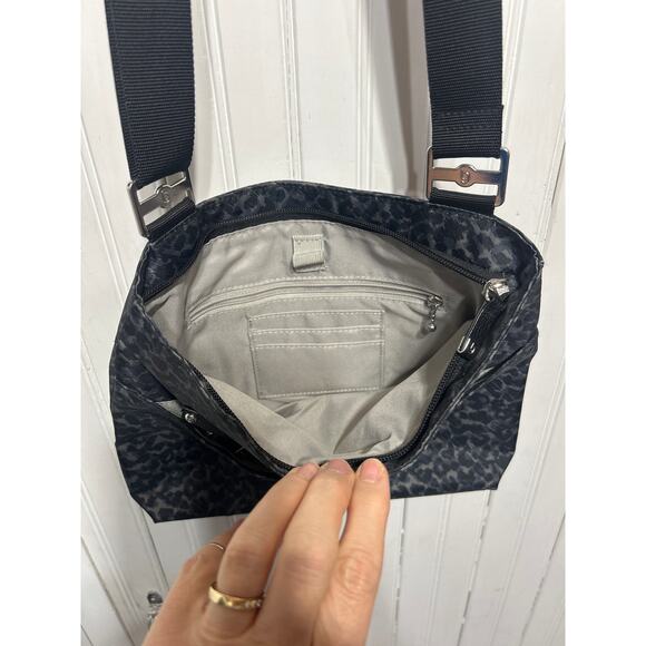 Baggallini Crossbody Handbag Purse Organizing Animal Print FJF240625/HPB - Picture 4 of 8